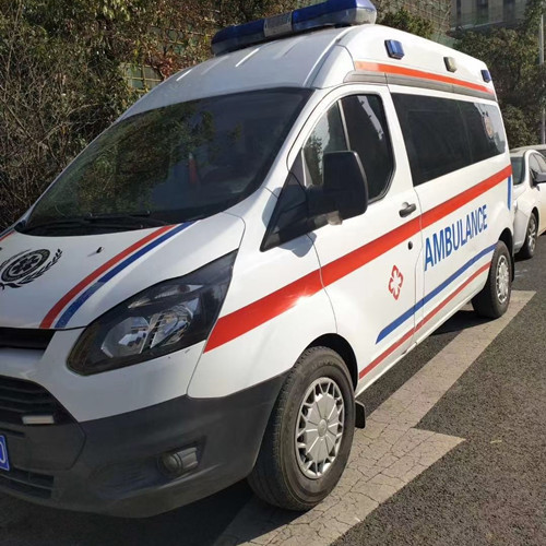 卢龙品质救护车出租,为您的健康出行负责